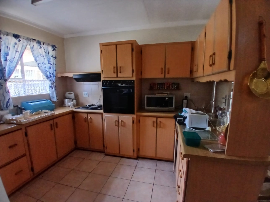 To Let 3 Bedroom Property for Rent in Fleurdal Free State